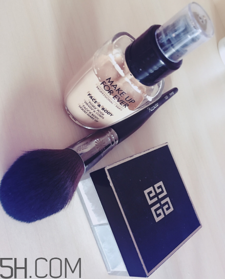 make up forever水粉霜好用嗎？make up forever水粉霜多少錢？