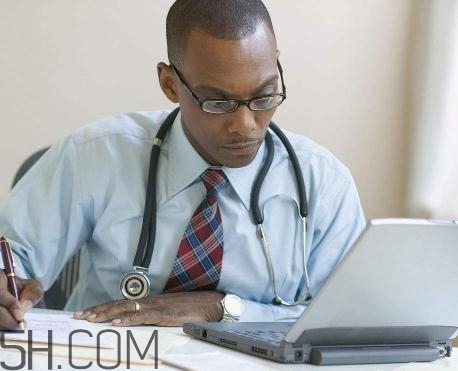 前列腺癌要化療嗎？前列腺癌要切除睪丸嗎？