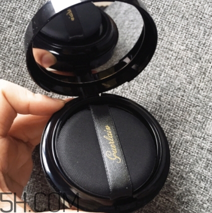 嬌蘭氣墊和ysl氣墊哪個(gè)好？