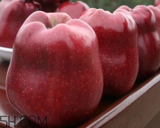 花牛蘋果有糖心能吃嗎？花牛蘋果的皮有臘可以吃嗎