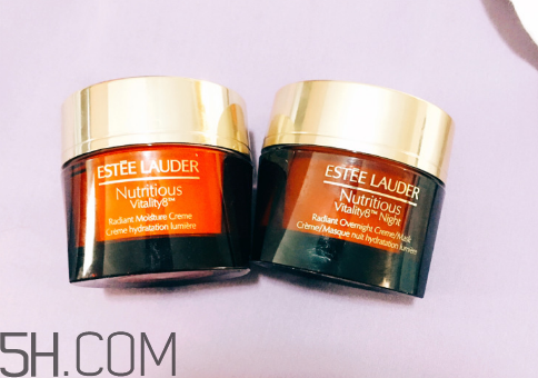 雅詩蘭黛紅石榴日霜和晚霜哪個好？雅詩蘭黛紅石榴泡澡面膜好用嗎？