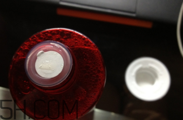 雅詩(shī)蘭黛紅石榴系列哪個(gè)好？雅詩(shī)蘭黛紅石榴水真假對(duì)比圖