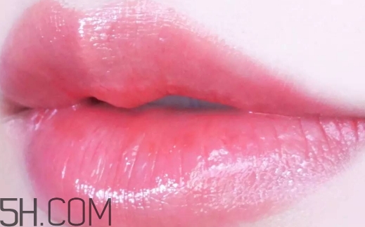 番茄紅是草莓紅嗎？番茄紅和草莓紅口紅區(qū)別