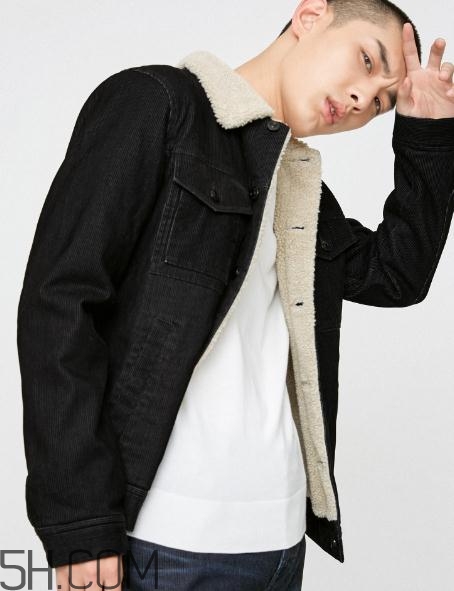 燈芯絨衣服會縮水嗎？燈芯絨衣服粘毛嗎？