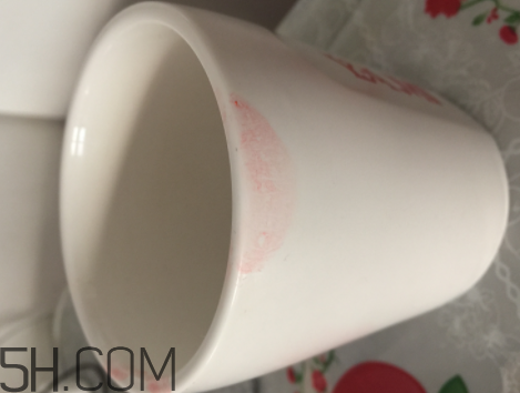 御泥坊一吻定情咬唇膏怎么樣_試色圖 御泥坊一吻定情咬唇膏怎么樣_試色圖