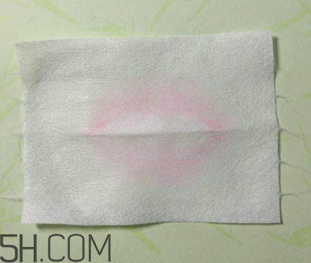 御泥坊一吻定情咬唇膏怎么樣_試色圖 御泥坊一吻定情咬唇膏怎么樣_試色圖