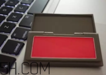 番茄色口紅顯白嗎？番茄色口紅好看嗎？