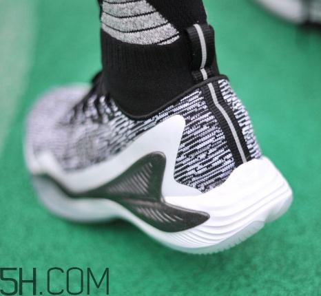 361度戟鋒籃球鞋多少錢？361度戟鋒籃球鞋實(shí)戰(zhàn)測(cè)評(píng)