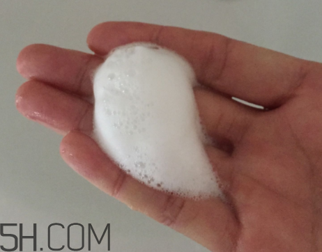 一葉子酪梨潔面乳怎么樣？一葉子酪梨潔面乳好用嗎？