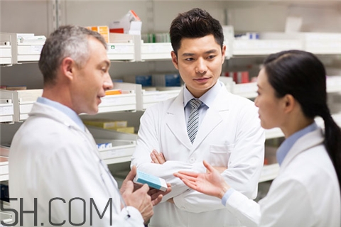 胃出血能抽煙嗎？胃出血能喝水嗎？