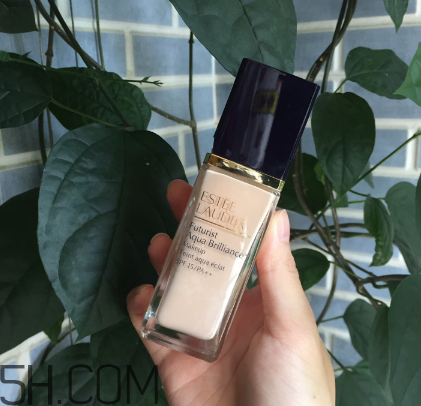 雅詩(shī)蘭黛沁水粉底液價(jià)格多少錢？雅詩(shī)蘭黛沁水粉底液測(cè)評(píng)