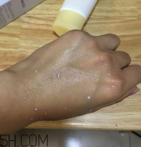 一葉子去角質(zhì)素怎么樣？一葉子去角質(zhì)素怎么用？