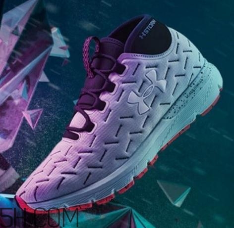 under armour安德瑪智能溫控跑鞋多少錢_在哪買？