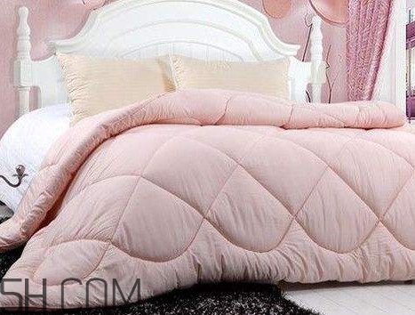 曬被子會(huì)上火嗎？被子會(huì)曬壞嗎