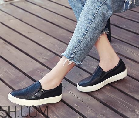 樂(lè)福鞋要穿襪子嗎？樂(lè)福鞋配什么襪子？