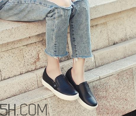 樂(lè)福鞋要穿襪子嗎？樂(lè)福鞋配什么襪子？