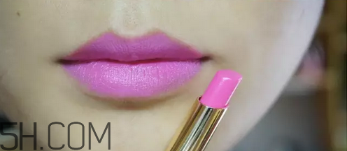 mistine羽翼口紅哪個(gè)色最火？mistine口紅在泰國(guó)賣多少錢？