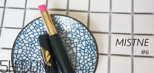 mistine羽翼口紅哪個(gè)色最火？mistine口紅在泰國(guó)賣多少錢？