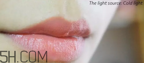 mistine羽翼口紅哪個(gè)色最火？mistine口紅在泰國(guó)賣多少錢？