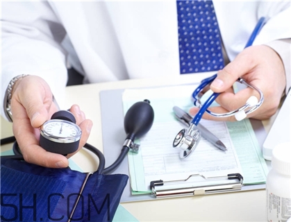 骨折會腫嗎？骨折會痛嗎？