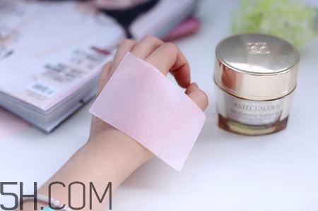 雅詩蘭黛多效智妍面霜使用評(píng)價(jià) 雅詩蘭黛多效智妍面霜使用方法和步驟 雅詩蘭黛多效智妍面霜使用評(píng)價(jià) 雅詩蘭黛多效智妍面霜使用方法和步驟