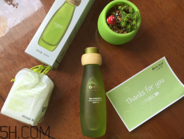 一葉子鮮補水柔膚水怎么樣？一葉子鮮補水柔膚水好用嗎？