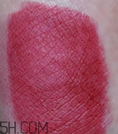 阿瑪尼紅管201多少錢？阿瑪尼紅管201停產(chǎn)了嗎？