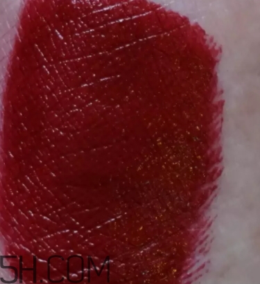 阿瑪尼紅管201多少錢？阿瑪尼紅管201停產(chǎn)了嗎？