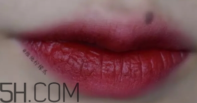 阿瑪尼紅管201多少錢？阿瑪尼紅管201停產(chǎn)了嗎？