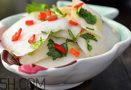 糖醋蘿卜皮怎么做？怎么用菜刀削蘿卜皮和薄蘿卜片