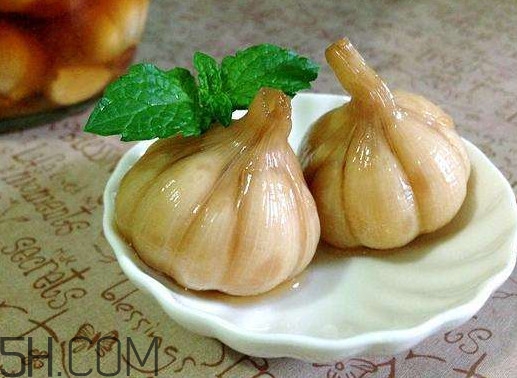 腌糖蒜用什么醋好？腌糖蒜必須用新蒜嗎