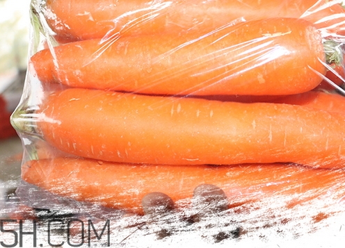 紅蘿卜的營養(yǎng)價(jià)值_紅蘿卜的功效與作用及食用方法 紅蘿卜的營養(yǎng)價(jià)值_紅蘿卜的功效與作用及食用方法