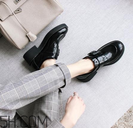 羊皮鞋子容易壞嗎？羊皮皮鞋磨損怎么辦？