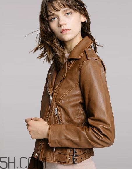 羊皮衣服有味怎么去除？羊皮衣服破了怎么辦？