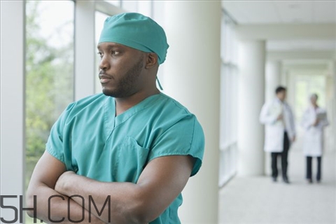 骨折能吃魚嗎？骨折能吃螃蟹嗎？