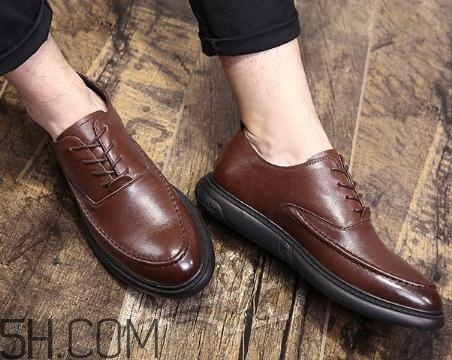 牛皮鞋子磨腳怎么處理？牛皮鞋太硬怎么弄軟化？