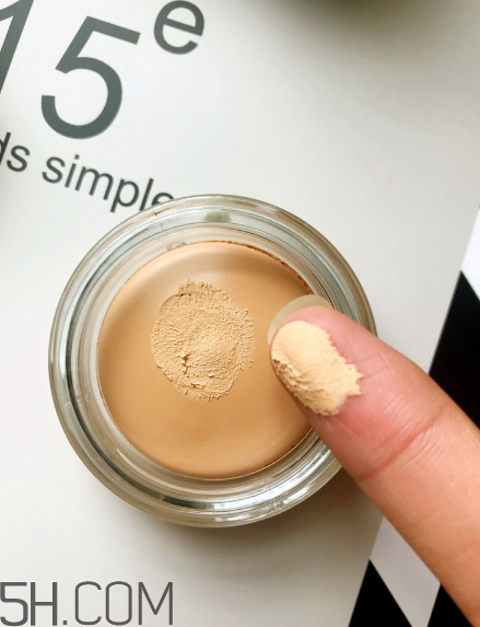 essence慕斯粉底霜好用嗎？essence慕斯粉底霜多少錢？