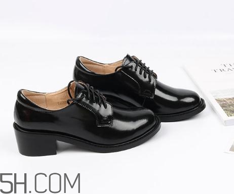 牛皮鞋子發(fā)霉怎么清洗？牛皮鞋子變黃怎么清洗？