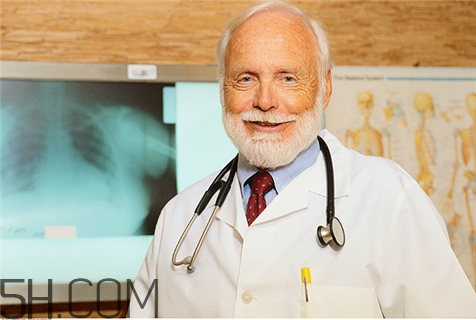 骨折能喝鯽魚湯嗎？骨折可以喝雞湯嗎？