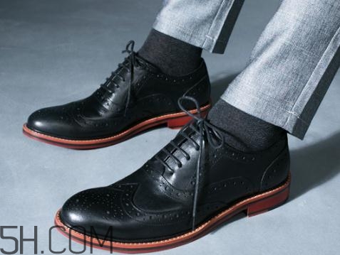 牛皮鞋會有褶皺印嗎？牛皮鞋子有刮痕怎么辦？