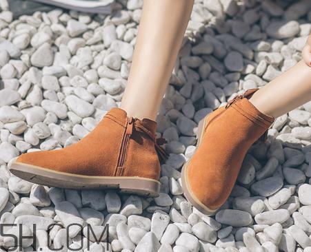 磨砂皮鞋子掉色怎么辦？磨砂鞋子發(fā)白怎么辦？