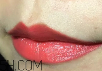 迪奧888和紀(jì)梵希304一樣嗎？迪奧888和紀(jì)梵希304試色對(duì)比