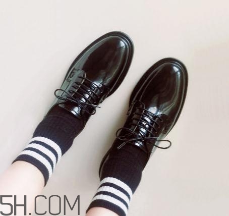 漆皮鞋劃痕怎樣處理？漆皮皮鞋劃痕怎么修復(fù)？