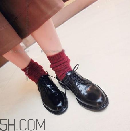 漆皮鞋劃痕怎樣處理？漆皮皮鞋劃痕怎么修復(fù)？