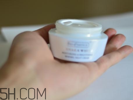 凱伊秀煥亮晚霜多少錢？凱伊秀煥亮晚霜好用嗎？