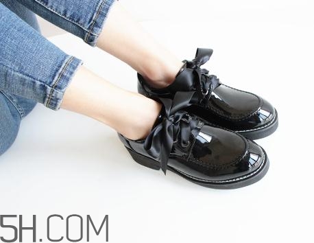 漆皮皮鞋起皮怎么處理？鞋子漆皮掉了怎么辦？