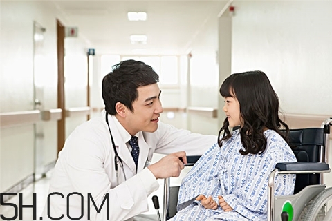 骨折用紅外線烤燈嗎？骨折做什么手術？