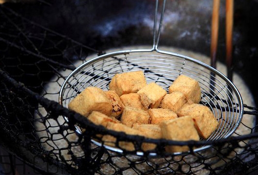 臭豆腐是怎樣變臭的？哪里的臭豆腐最出名