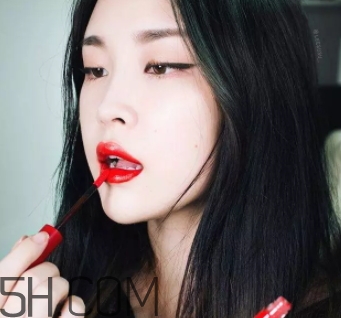 阿瑪尼408多少錢？阿瑪尼限量簽名紅管408專柜價(jià)格