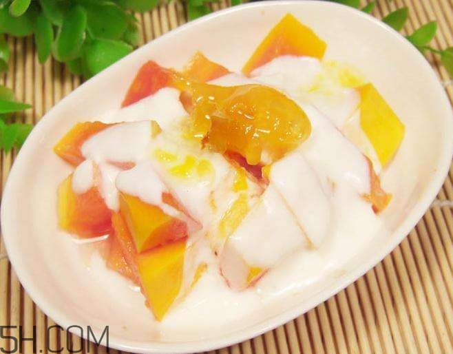 酸奶什么時候喝最好？睡前喝酸奶好還是牛奶好？